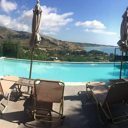 Lovely Open Plan Family In Kato Villa Kateleios