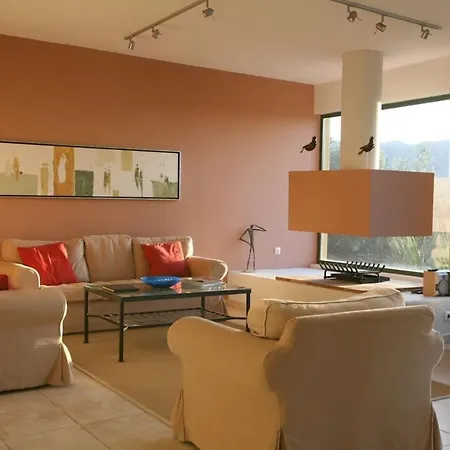 Lovely Open Plan Family In Kato *
